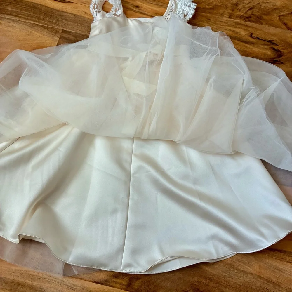 David’s Bridal Size 4 Ivory Flower Girl Dress With Bow Worn Once - Picture 9 of 14